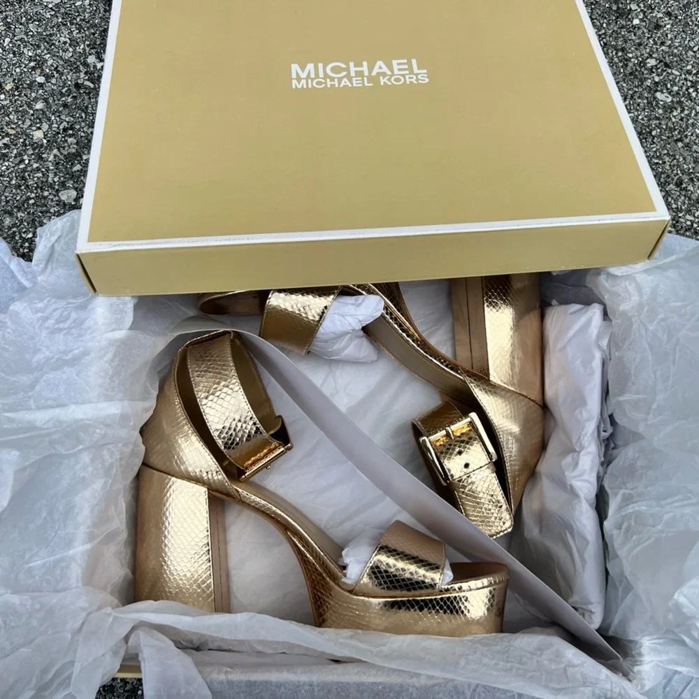 🖤🖤 Used Michael Kors Tara Platform Metallic Leather Sandal US Size 8.5